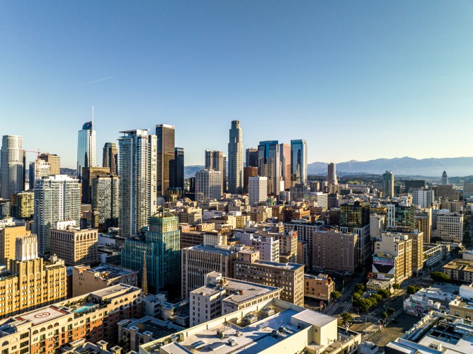 10 Safest Neighborhoods in Los Angeles (2024 Updated)
